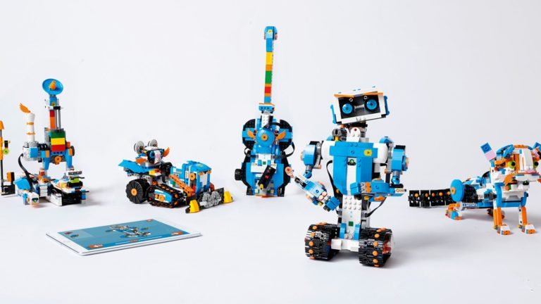 Robots and Robot Kits in Our Lives